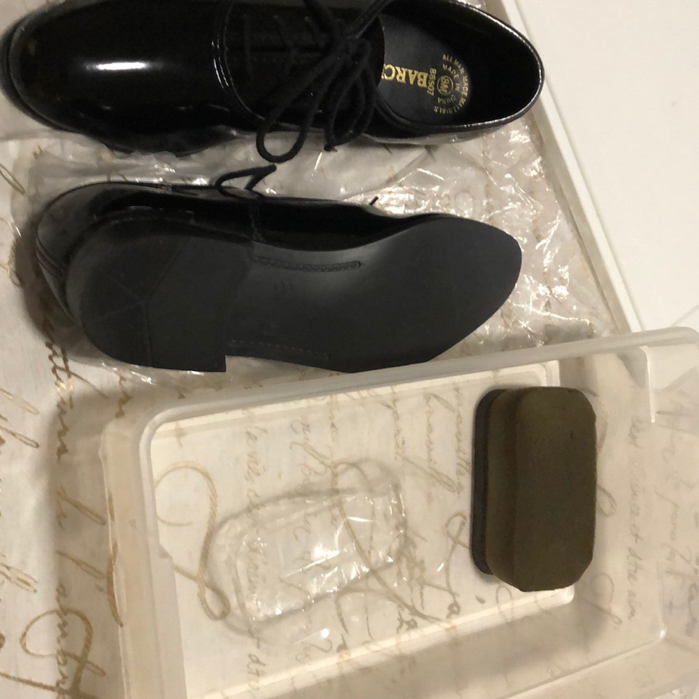 8 M Dress Shoes